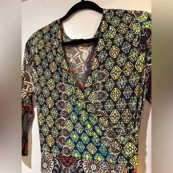 NWOT 3/4 sleeve Multicolor Patterned Maxi Dress size large - Picture 2 of 6